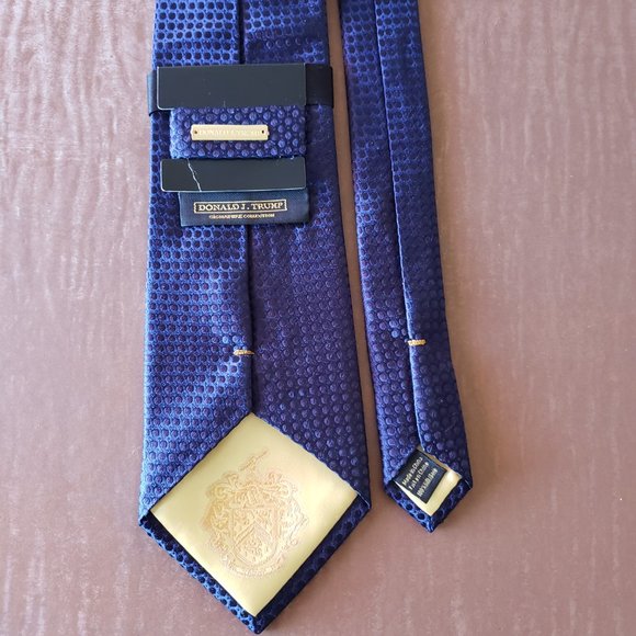 Donald J. Trump Collection New Silk Necktie - Picture 3 of 6